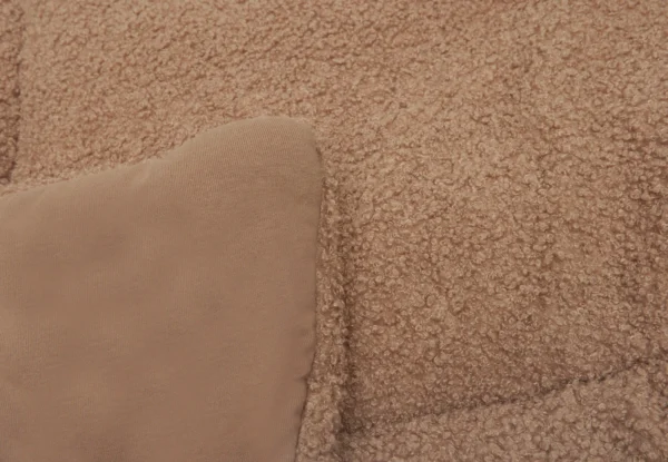 Խաղահրապարակի գորգ - Boucle