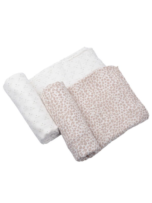 Կենսուրախ քնած սիրունիկ Լեո