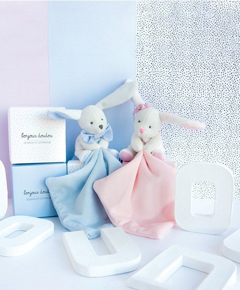 Փափուկ նապաստակ-տիկնիկ՝ կապույտ «մանկասայլակ»։