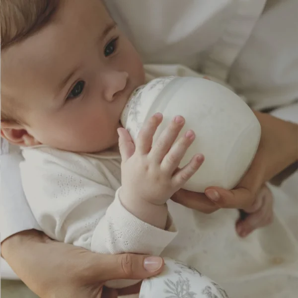 Բաժակ-շիշի և փափուկ խաղալիքի հավաքածու